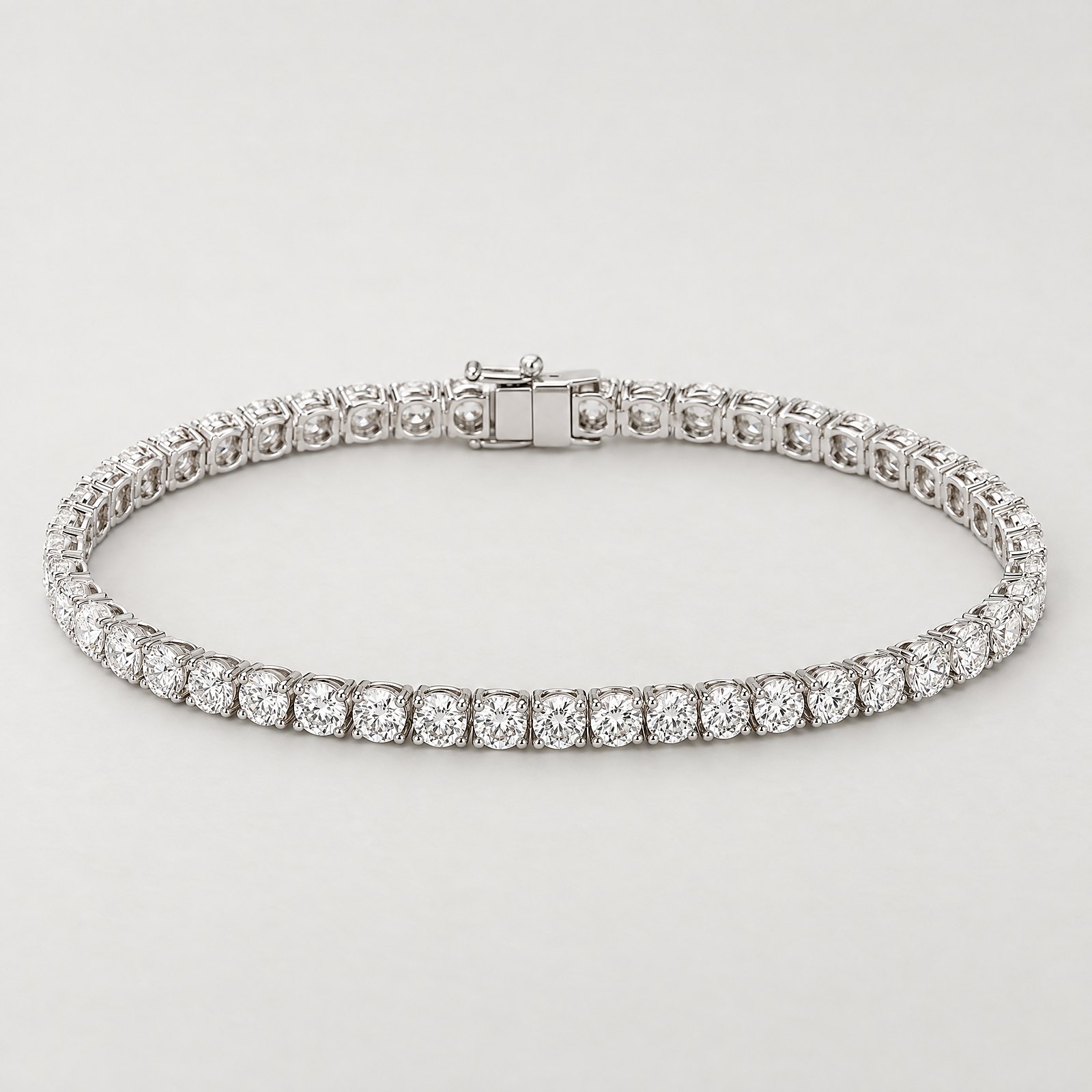 Diamond tennis bracelet in white gold