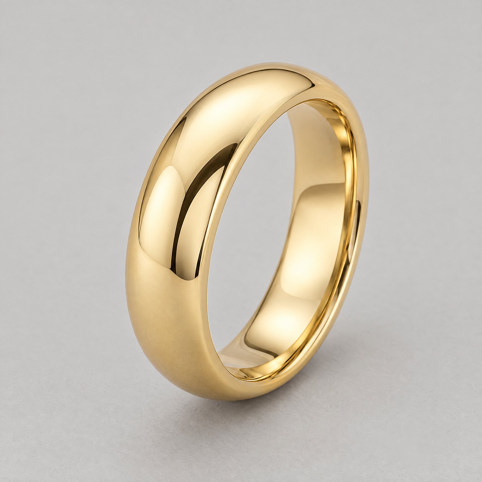 Classic Wedding Band in yellow gold â angled view